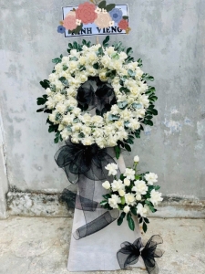 vòng hoa viếng