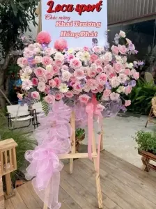 kệ hoa chúc mừng