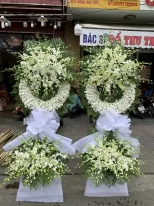 vòng hoa viếng