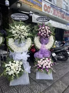 vòng hoa viếng