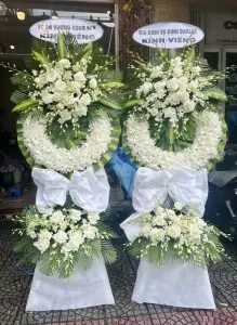 vòng hoa viếng